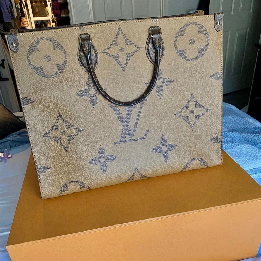 Authentic Louis Vuitton On The Go GM